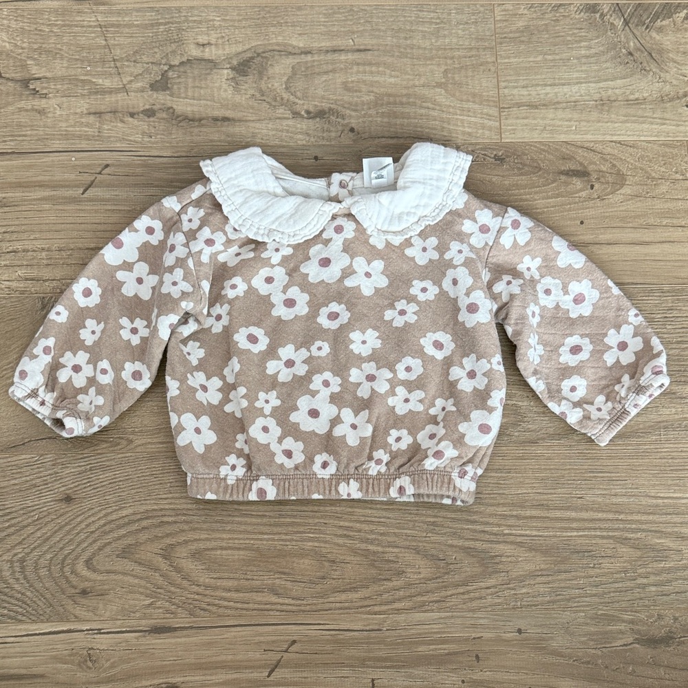 5/$25: Grayson Collective Floral Top